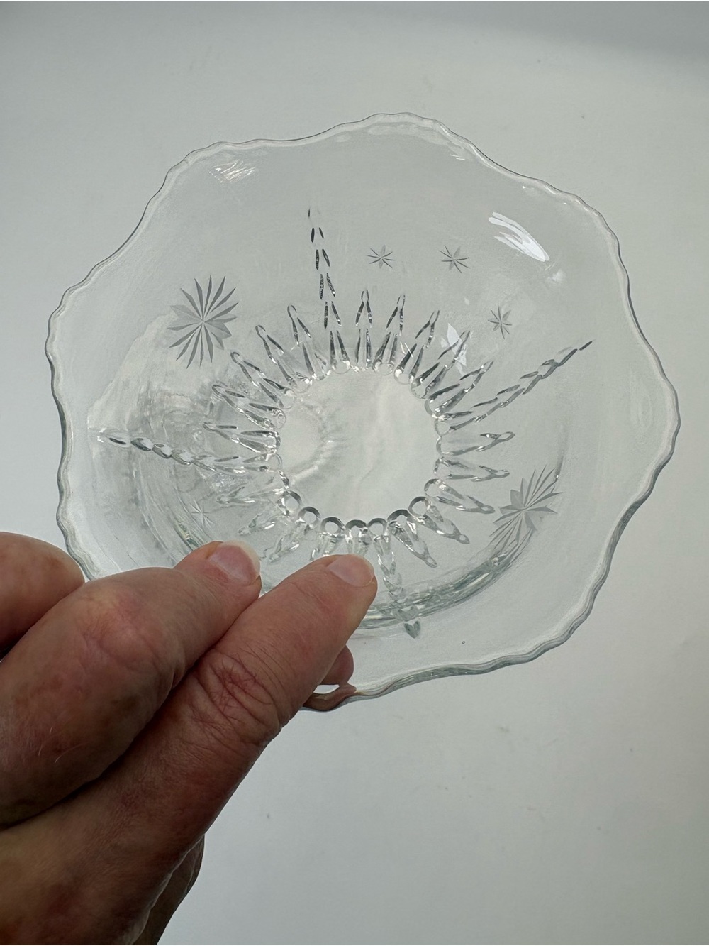 Vintage Scalloped Serving Bowl and Plate with MCM Starburst Pattern - Picture 8 of 13